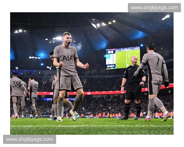 曼城迎战热刺激战正酣 英超焦点大战直播全程跟踪报道